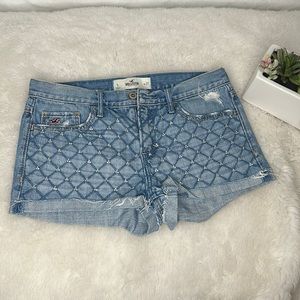 Hollister Womens Blue Jean Cuffed Low Rise Shorts Size 5/27w Distressed Sequin